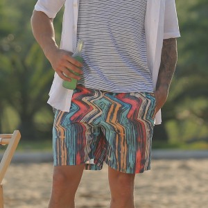 Stylish Colorful Stripe Design Beach Short Quick Drying Breathbale Mesh Lining Board Shorts